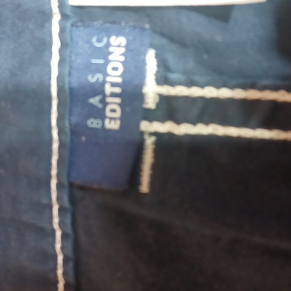 Basic Editions Capris - Picture 10 of 11